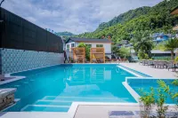 Majestic Lake Front Hotel & Suites - Pools