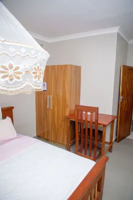 Stadium View Executive Guest House - parkir