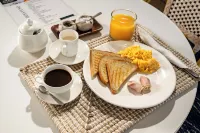 The Palm Bay Club Hotel Lodge - breakfast