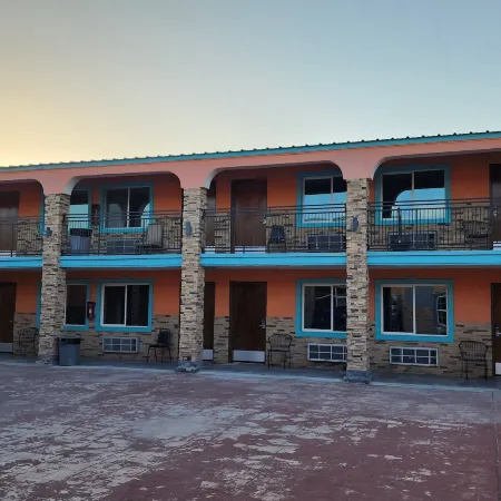 B&J Hotel and Apartments
