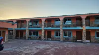 B&J Hotel and Apartments Hôtels à : Pecos