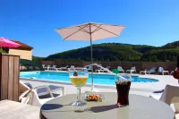 Hôtel Les Gabarres - Swimmingpools