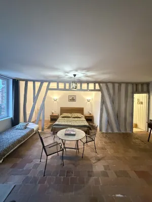 Le Château de Grèges - Bed and Breakfasts