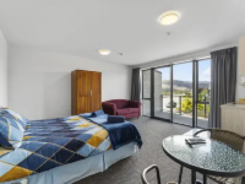 Falcon's Nest Hotels in Cromwell
