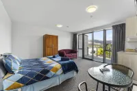 Falcon's Nest Hotels in Cromwell