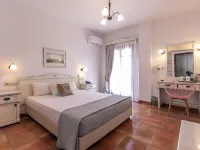 Plaza Beach Hotel โรงแรมใกล้หาด Plaka Beach