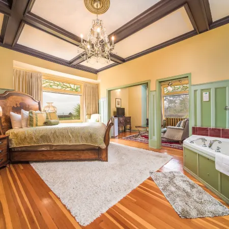 Dashwood Manor Seaside Bed & Breakfast