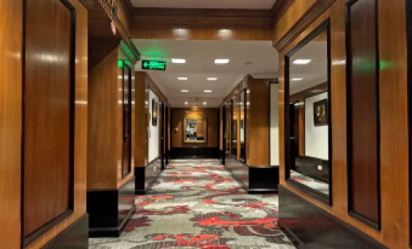 Hotel Sarina