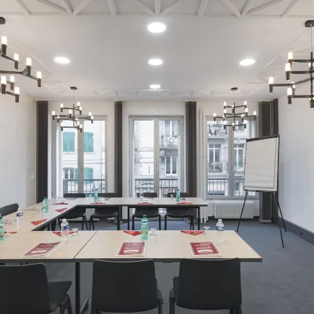 ClapClap Hôtel, Food & Bar Отели рядом с достопримечательностью «Европейский суд по правам человека»