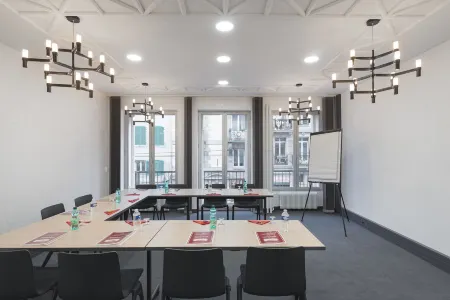 ClapClap Hôtel, Food & Bar Отели рядом со станцией Strasbourg Railway Station