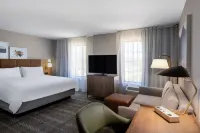Staybridge Suites West des Moines by IHG - Parkering