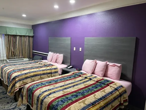 Scottish Inns and Suites Alvin فنادق في Alvin
