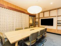 Statesman Hotel Hotels in Phillip