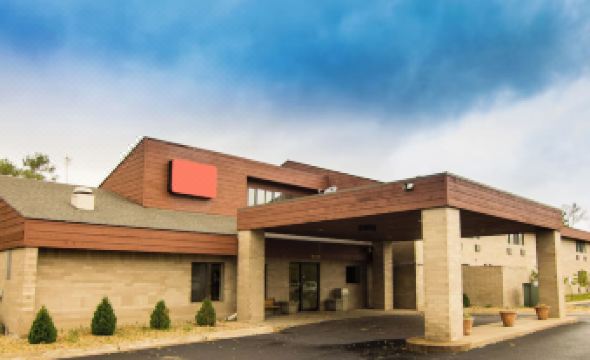 Coratel Inn & Suites by Jasper River Falls