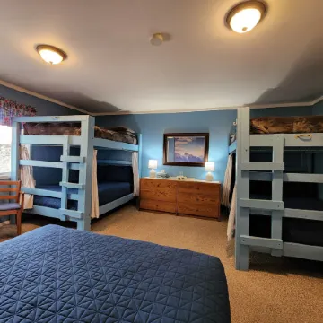 Inn the Clouds Hostel & Inn