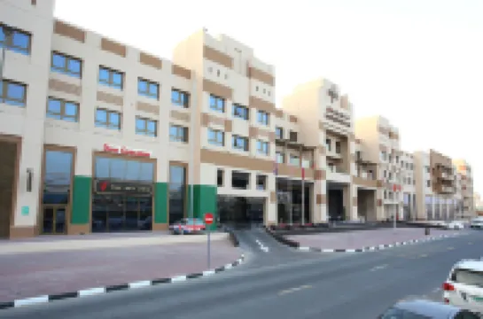 メトロポリタン ホテル ドバイ Al Khail Gate Community Centre周辺のホテル