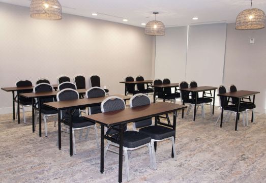 1. 라 퀸타 인 &..