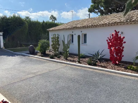 Guesthouse le Mas de la Dame Отели рядом с достопримечательностью «Musee de l'Annonciade»