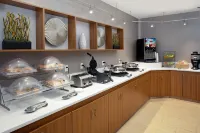 羅穆勒斯底特律都會機場萬豪SpringHill飯店 - 早餐