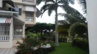 Ocho Rios Golden View Hotels in Spanish Town