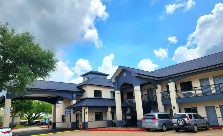 Days Inn by Wyndham Dickinson TX