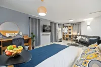 La Finca - Luxury Suites Hotel فنادق في 