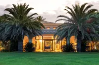 Romano Palace Luxury Hotel Hotels near Fontana di Proserpina