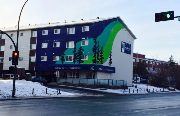 耶洛奈夫首都套房民宿