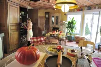 Les Insolites du Grand Logis Hotels in Sainte-Preuve