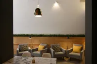 The 8 - Downtown Suites
