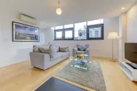 Cleyro Apartments Finzels Reach - balcony
