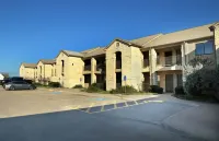 Days Inn & Suites by Wyndham Llano