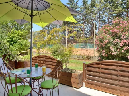 Mas Saint-Ange Отели в г. Эмарг