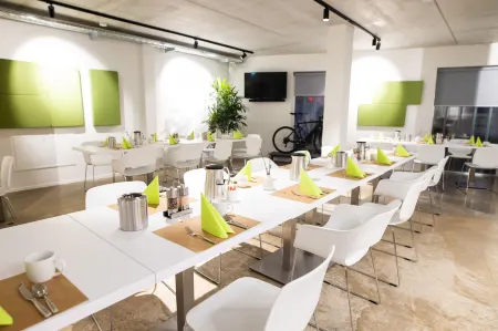 Avaneo Hotel Marktredwitz Отели в г. Бад-Александерсбад