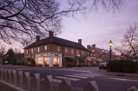 The Fife and Drum Inn Отели рядом с достопримечательностью «Уильям & Мэри»