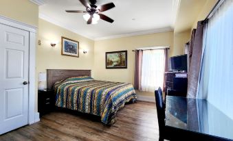 Santa Paula Inn