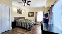 Santa Paula Inn - Mountain view