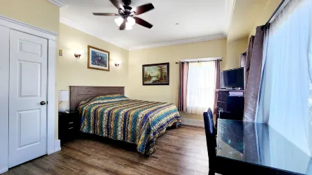 Santa Paula Inn