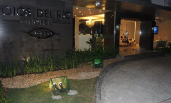 Hotel Ojos Del Rio