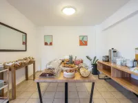 Artemis Apartments - breakfast