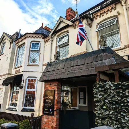Brookside Hotel & Restaurant