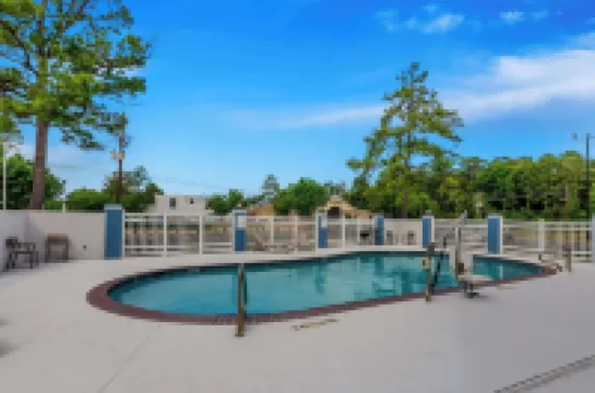 Baymont by Wyndham Conroe