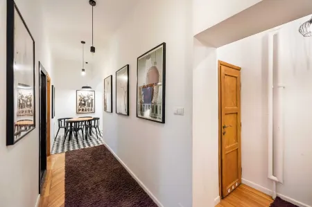 Old Town Market Place Apartment by BookingHost Отели рядом с достопримечательностью «Дворец культуры и науки»