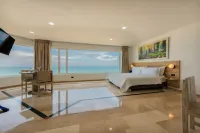 Hotel Regatta Cartagena - Infinity Pools