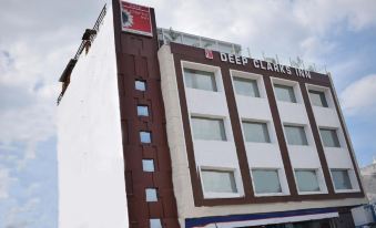 Hotel Deep Clarks Inn Lucknow