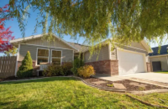 Farmhouse Comfort in Nampa! Relax and unwind!