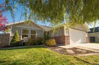 Farmhouse Comfort in Nampa! Relax and unwind! Hotel in zona Treasure Valley Marketplace