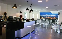Checkin Urban Nevada Hotels in La Zubia