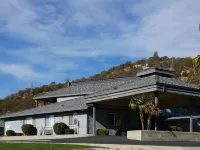 波因特湖旅館 萊克縣酒店