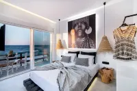 Portara Seaside Luxury Suites - Parvekkeita
